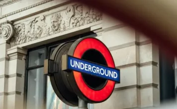 London Weekend Travel Disruptions (April 11–12): Full Guide to Tube, DLR and Overground Closures London Underground weekend travel disruption Circle and District line closure April 11-12 2026